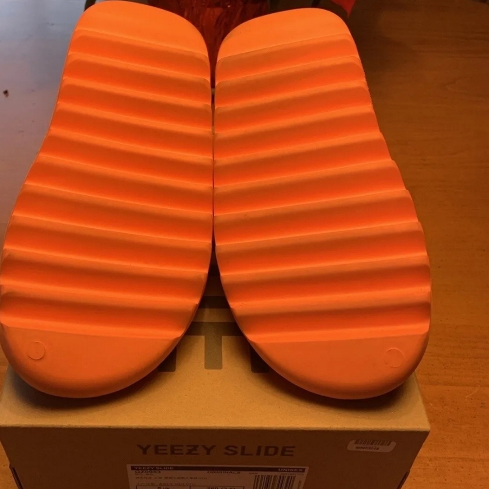Sandals - Picture 4 of 5